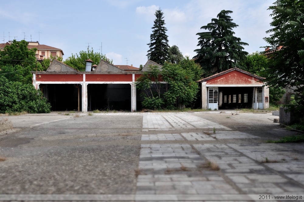 Military vehicles repairing workshops