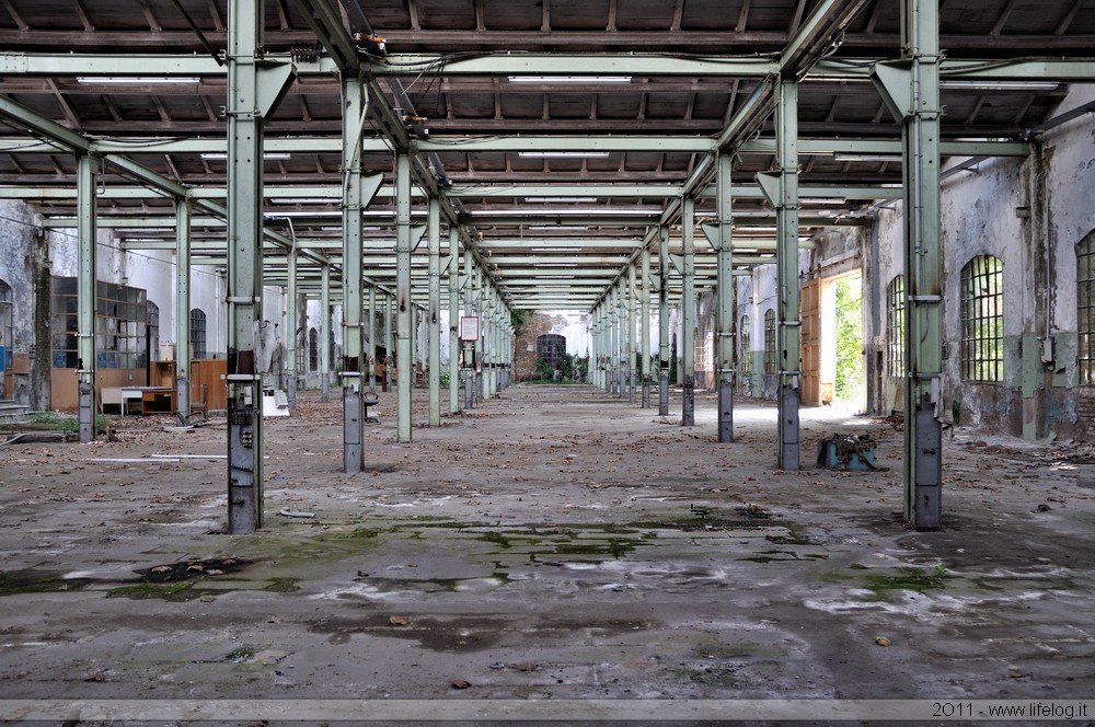 Military vehicles repairing workshops