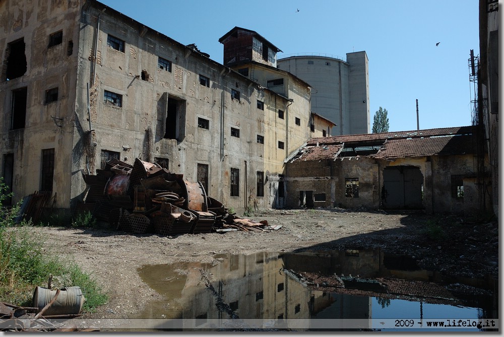 Ex Zuccherificio di Avezzano (AQ) - Foto Pietromassimo Pasqui 2009