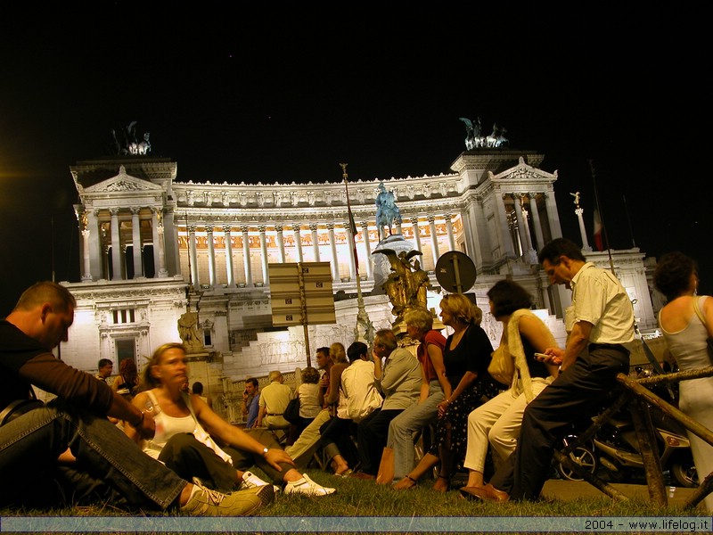 P.zza Venezia - Rome - Concerto Simon & Garfunkel - Pietromassimo Pasqui 2004