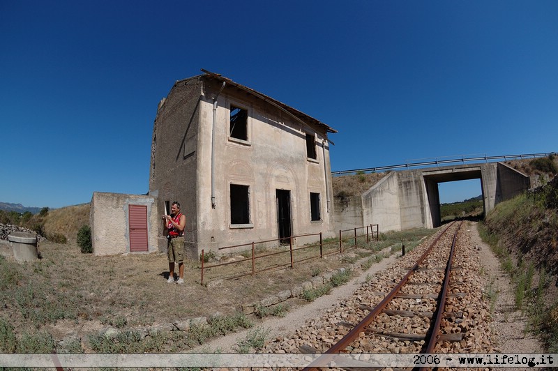 Stazione abbandonata - Sardegna - 