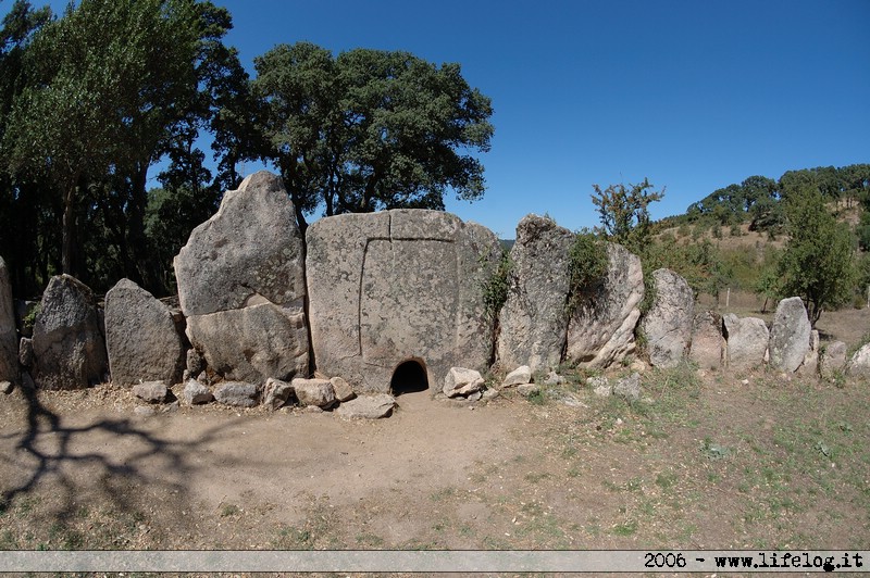 Tomba dei giganti Pascareddha (Arzachena - Sardegna) - Pietromassimo Pasqui 2006