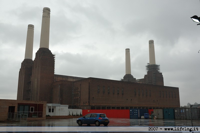 London Battersea Power Station (Animals, Pink Floyd) - Pietromassimo Pasqui 2007