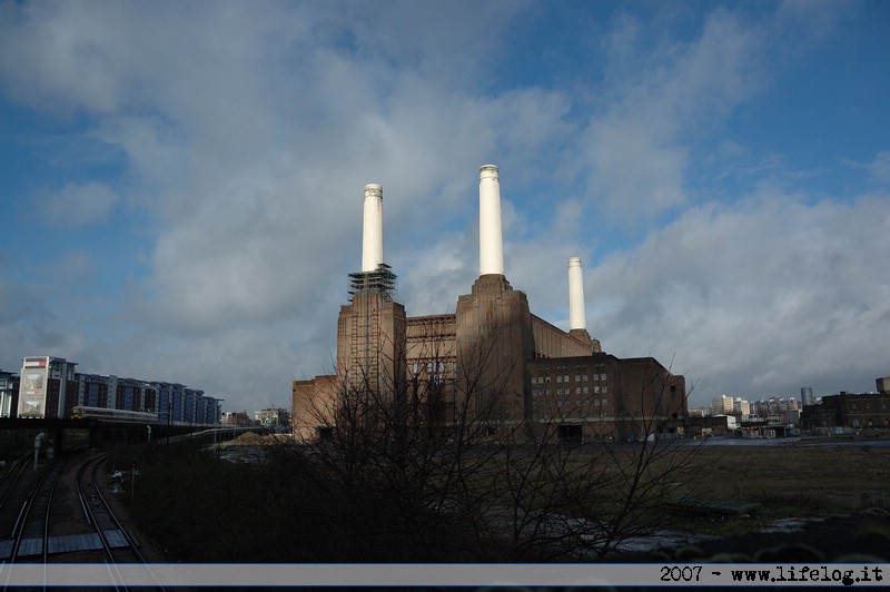 London Battersea Power Station (Animals, Pink Floyd) - Pietromassimo Pasqui 2007