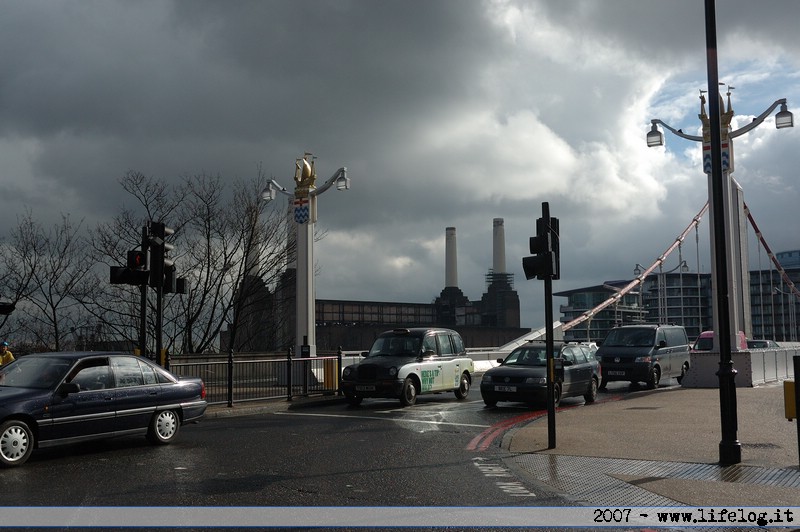 London Battersea Power Station (Animals, Pink Floyd) - Pietromassimo Pasqui 2007