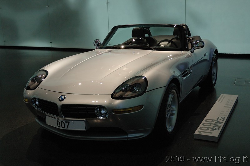 BMW Museum - Monaco (DE) - BMW Z8 utilizzata da Pierce Brosnam in 007 The world is not enough (1999) - Pietromassimo Pasqui 2009